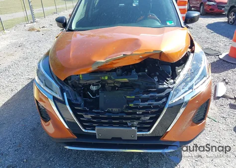 2022 Nissan Kicks Sv Xtronic Cvt z USA, uszkodzony, nr VIN 3N1CP5CV3NL492064